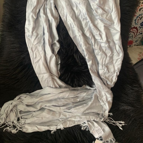 KOHL'S Comfort Grey scarf - Picture 6 of 6